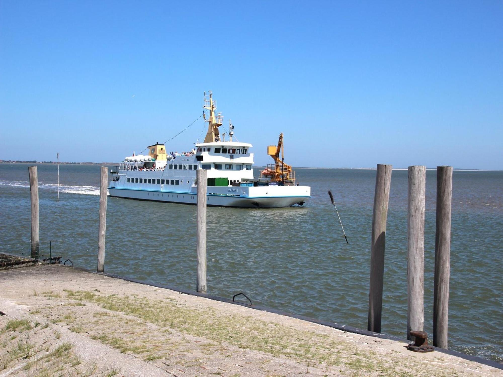 Spacious Apartments With Private Terrace Near The North Sea Dike Neßmersiel Bagian luar foto